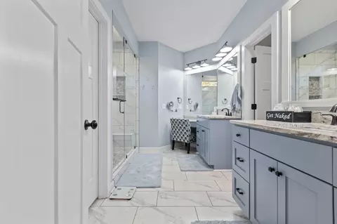 Bath - 1344 Vanderbuilt Dr, Benton, AR 72019 photo 1 of 6