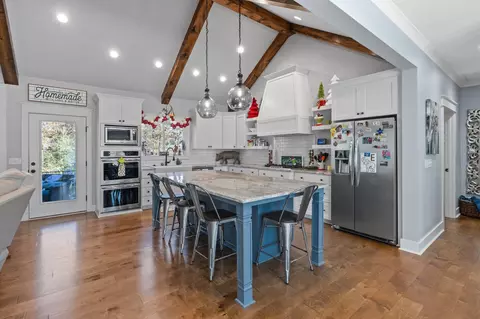 Kitchen - 1344 Vanderbuilt Dr, Benton, AR 72019 photo 4 of 4