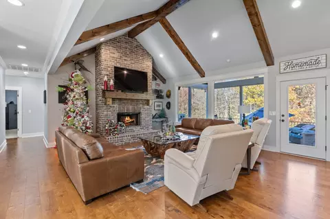 Living - 1344 Vanderbuilt Dr, Benton, AR 72019 photo 1 of 4
