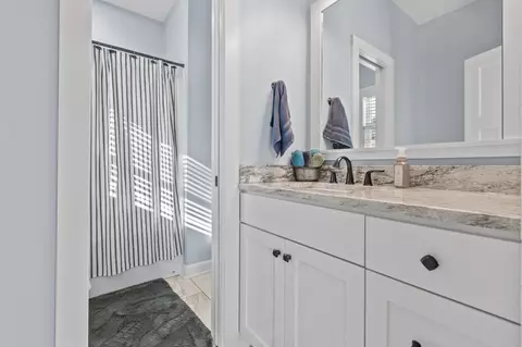 Bath - 1344 Vanderbuilt Dr, Benton, AR 72019 photo 4 of 6