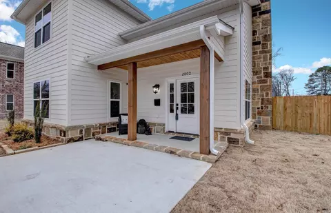 Exterior - 2002 Weems St, Conway, AR 72034 photo 1 of 6