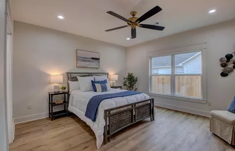 Bedroom - 2002 Weems St, Conway, AR 72034 photo 1 of 13
