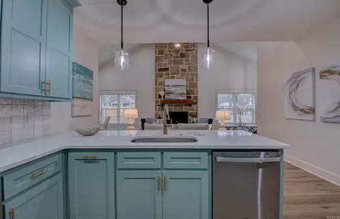 Kitchen - 2002 Weems St, Conway, AR 72034 photo 5 of 7
