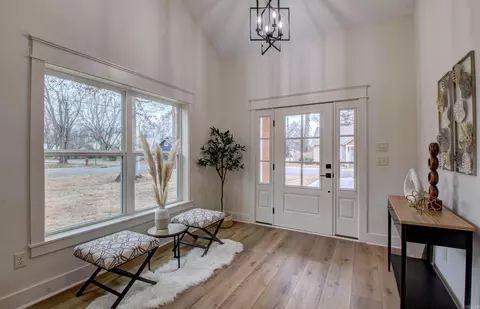 Entry Way - 2002 Weems St, Conway, AR 72034 photo 1 of 5