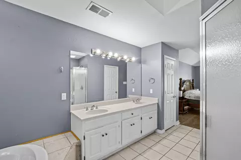 Bath - 112 Granite Dr, Mcrae, AR 72102 photo 2 of 5