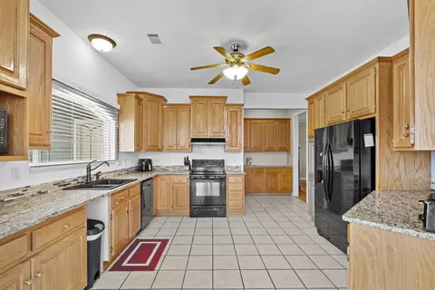 Kitchen - 112 Granite Dr, Mcrae, AR 72102 photo 2 of 3