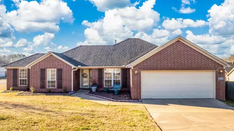 Exterior - 815 Elkhart Loop, Bryant, AR 72022 photo 1 of 6