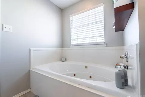Bath - 815 Elkhart Loop, Bryant, AR 72022 photo 3 of 7