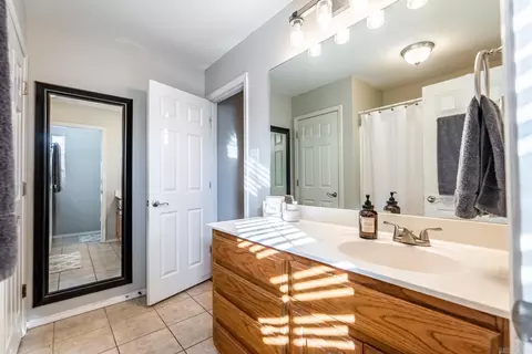 Bath - 815 Elkhart Loop, Bryant, AR 72022 photo 7 of 7