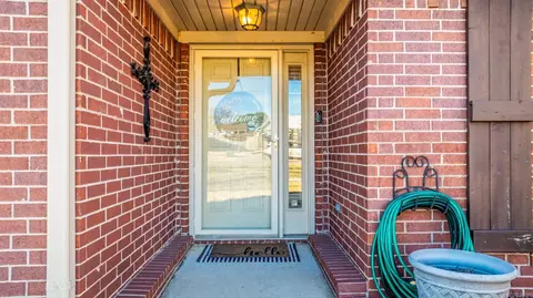 Entry Way - 815 Elkhart Loop, Bryant, AR 72022 photo 3 of 3