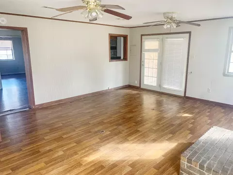 Living - 3 Julner St, Searcy, AR 72143 photo 4 of 4