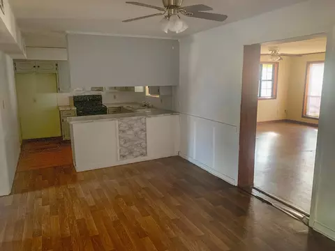 Living - 3 Julner St, Searcy, AR 72143 photo 1 of 4