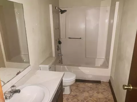Bath - 3 Julner St, Searcy, AR 72143 photo 1 of 2