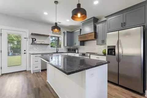 Kitchen - 2 Dandelion Dr, Greenbrier, AR 72058 photo 1 of 6