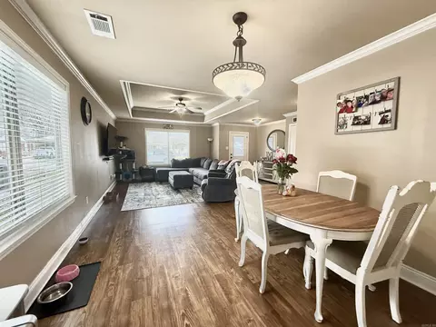 Dining - 313 Bass Ln, Benton, AR 72019 photo 2 of 2
