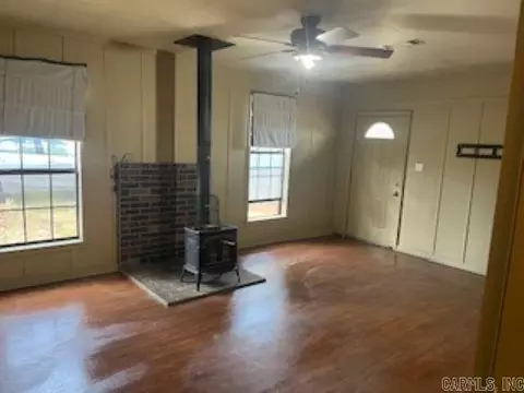 Living - 5806 Gwen Ln, Pine Bluff, AR 71603 photo 2 of 2