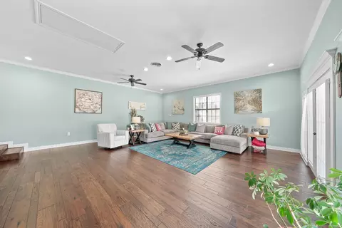 Living - 363 Crooked Rd, De Queen, AR 71832 photo 4 of 4
