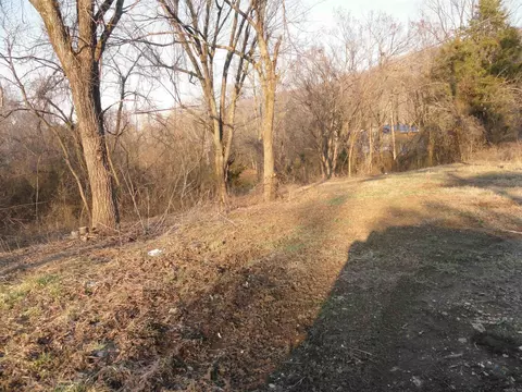 705 E Main St, Marshall, AR 72650 photo 3