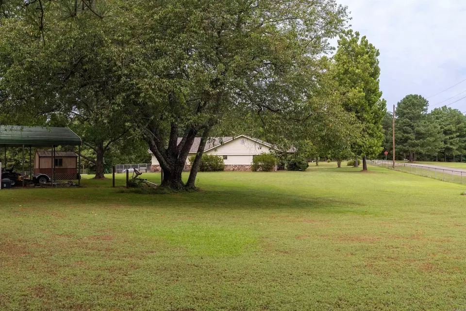 Exterior - 921 Meadow Creek Ln, Heber Springs, AR 72543 photo 9 of 12