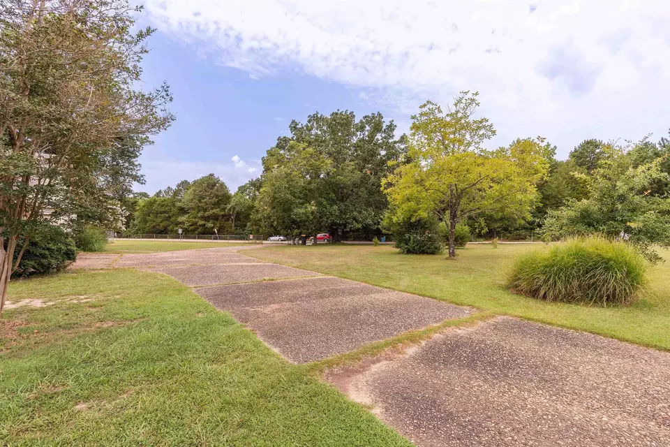 Exterior - 921 Meadow Creek Ln, Heber Springs, AR 72543 photo 10 of 12