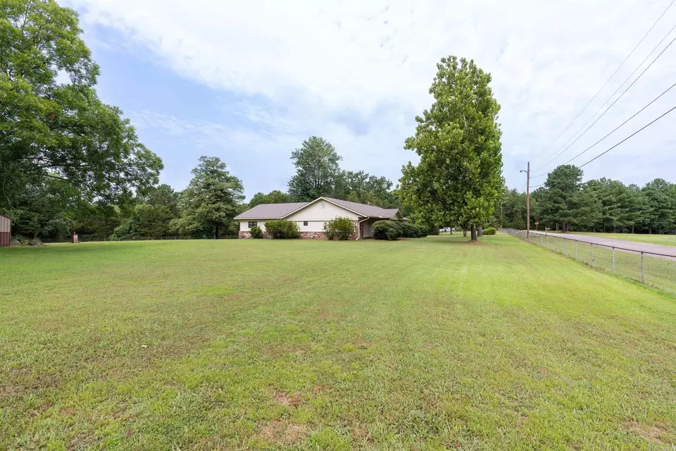 Exterior - 921 Meadow Creek Ln, Heber Springs, AR 72543 photo 8 of 12