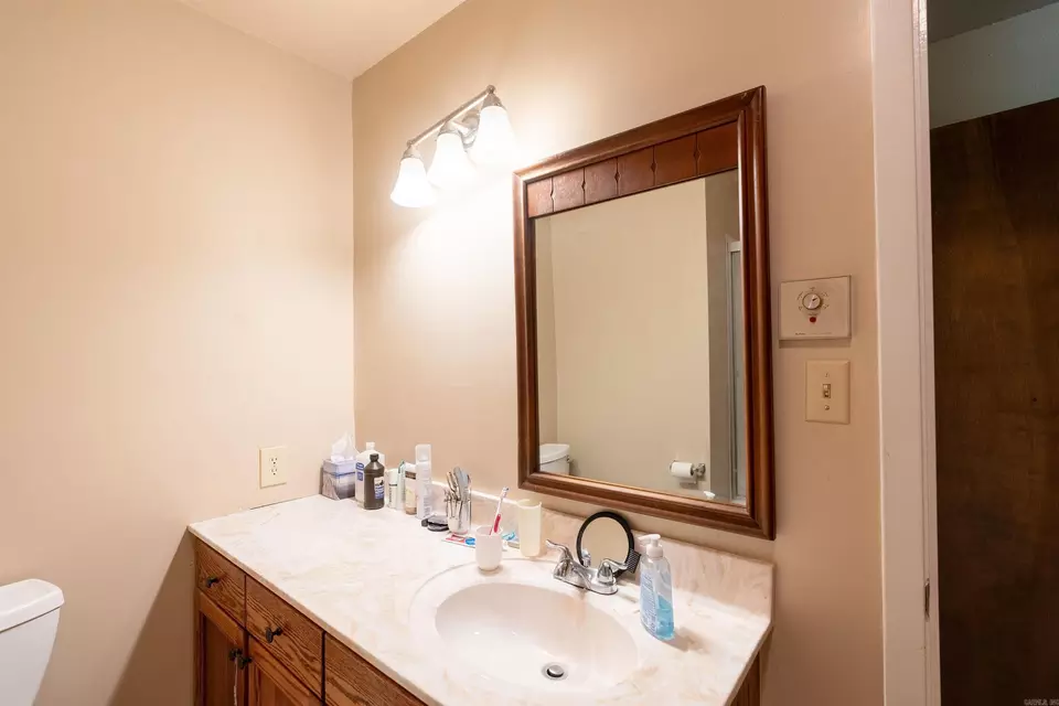 Bath - 921 Meadow Creek Ln, Heber Springs, AR 72543 photo 4 of 5