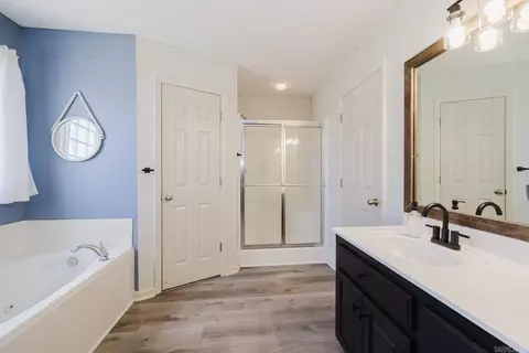 Bath - 4414 Mandy Cir, Benton, AR 72015 photo 2 of 4