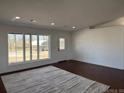 Living - 42 River Bridge Trl, Reyno, AR 72462 photo 1 of 6