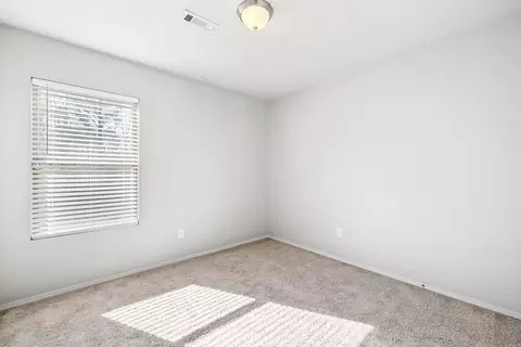Bedroom - 1001 Meadows Edge, Alexander, AR 72002 photo 4 of 5