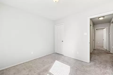 Bedroom - 1001 Meadows Edge, Alexander, AR 72002 photo 5 of 5