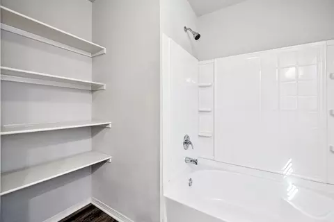 Bath - 1001 Meadows Edge, Alexander, AR 72002 photo 6 of 6