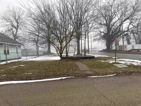 100 W Scott St, Forrest City, AR 72335