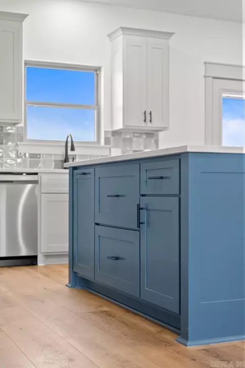 Kitchen - 19 High Point Dr, Greenbrier, AR 72058 photo 6 of 10