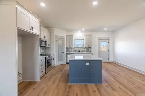 Kitchen - 19 High Point Dr, Greenbrier, AR 72058 photo 2 of 10