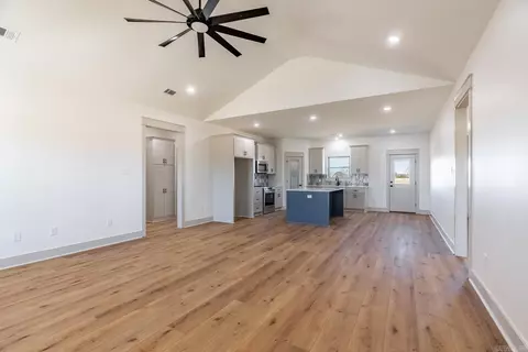 Living - 19 High Point Dr, Greenbrier, AR 72058 photo 1 of 5