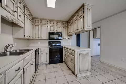 Kitchen - 602 Oregon St, Beebe, AR 72012 photo 2 of 3