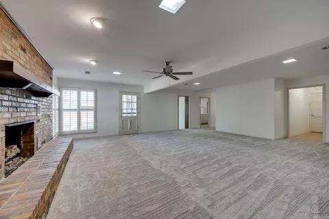 Living - 602 Oregon St, Beebe, AR 72012 photo 3 of 4