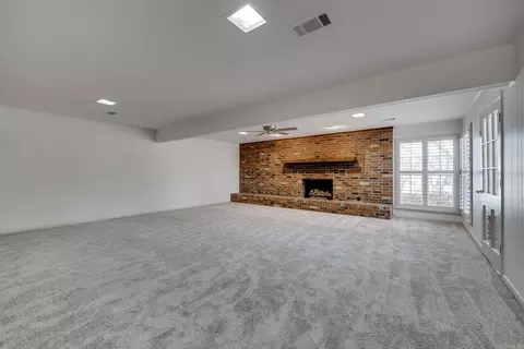 Living - 602 Oregon St, Beebe, AR 72012 photo 1 of 4