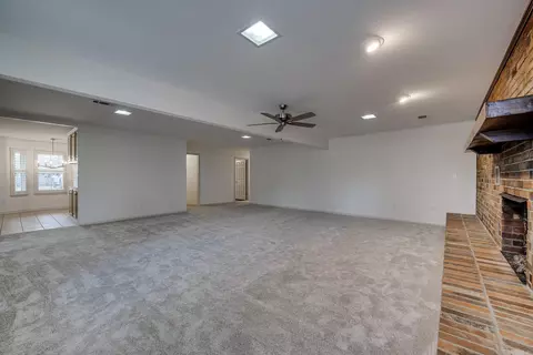 Living - 602 Oregon St, Beebe, AR 72012 photo 4 of 4