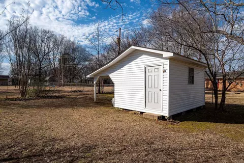 Exterior - 602 Oregon St, Beebe, AR 72012 photo 4 of 6