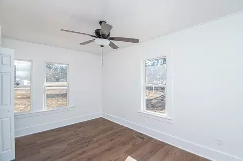 Bedroom - 5404 E Sardis Rd, Hensley, AR 72065 photo 3 of 7