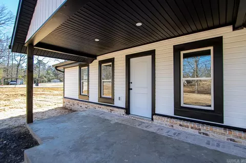 Exterior - 5404 E Sardis Rd, Hensley, AR 72065 photo 4 of 9