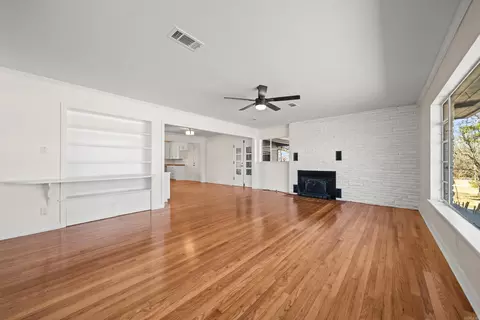 Living - 409 Whittington St, Mount Ida, AR 71957 photo 2 of 5