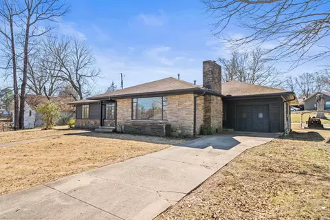 Exterior - 409 Whittington St, Mount Ida, AR 71957 photo 1 of 4
