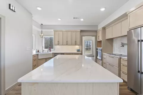 Kitchen - 60 Cessna Ave, Greenbrier, AR 72058 photo 5 of 9