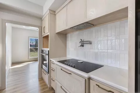 Kitchen - 60 Cessna Ave, Greenbrier, AR 72058 photo 6 of 9