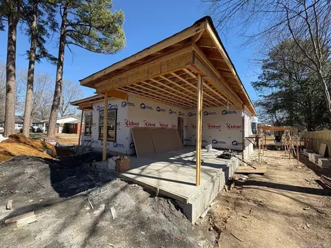 Exterior - 214 N Hickory St, Beebe, AR 72012 photo 3 of 4