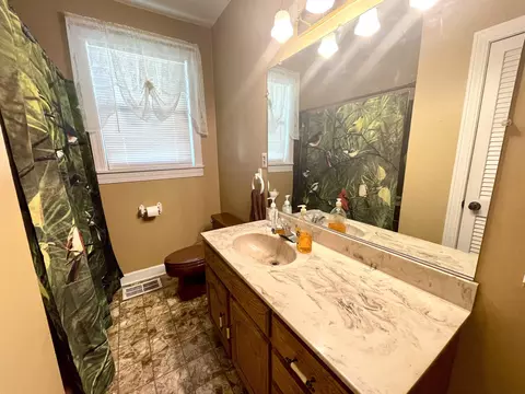 Bath - 625 W Main St, Trumann, AR 72472 photo 6 of 9