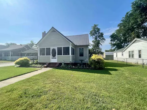 Exterior - 625 W Main St, Trumann, AR 72472 photo 2 of 9