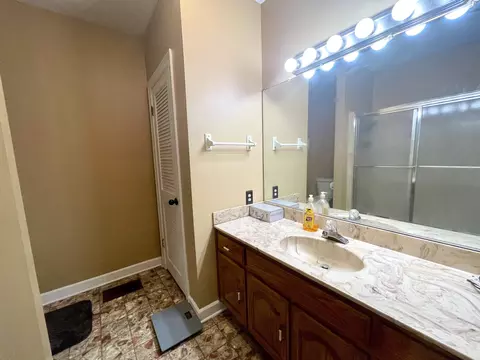 Bath - 625 W Main St, Trumann, AR 72472 photo 2 of 9